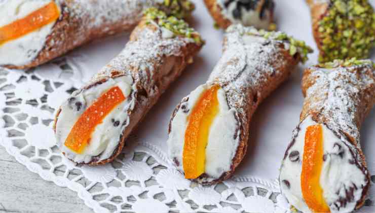 Ecco la ricetta dei cannoli profumati d'agrumi di Alessandro Borghese