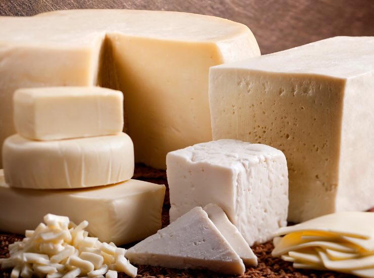 Richiamo formaggio: rischio Listeria