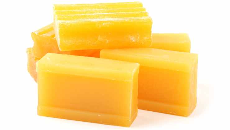 Il sapone giallo, l'alleato perfetto per pulire casa